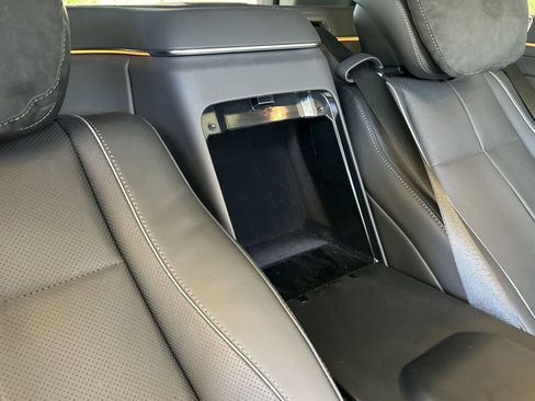 Used 2023 Mercedes-Benz Maybach GLS 600 4MATIC image 40