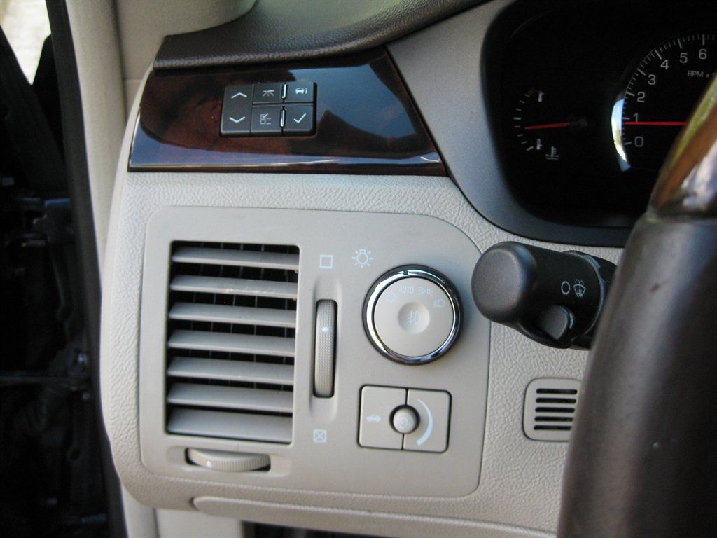 Used 2007 Cadillac DTS Luxury II FWD image 15