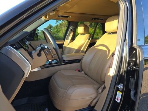 Used 2023 Land Rover Range Rover SE image 11