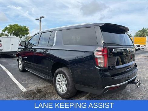 Used 2024 Chevrolet Suburban LT RWD image 5