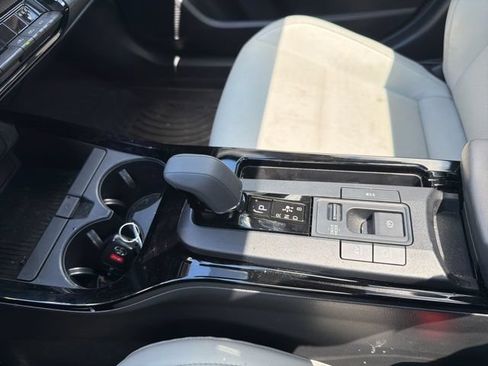 Used 2024 Toyota Prius XLE FWD image 28