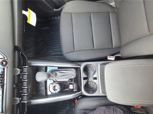 New 2026 GMC Canyon Elevation w/ Convenience Package image 33