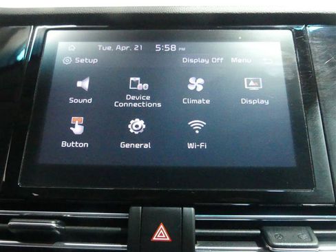 Used 2022 Kia Niro LX image 40