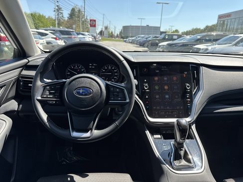 Used 2025 Subaru Outback Premium AWD/4WD image 2