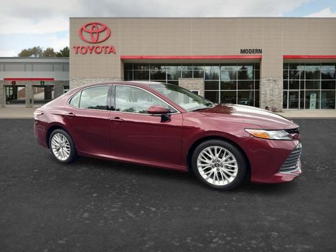 Used 2018 Toyota Camry XLE w/ Audio Package FWD image 1