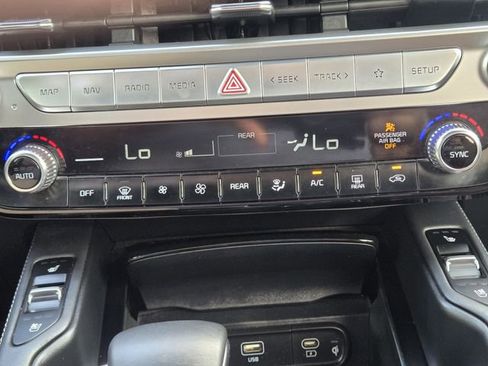 Used 2023 Kia Telluride EX w/ EX Captain's Chair Package image 19