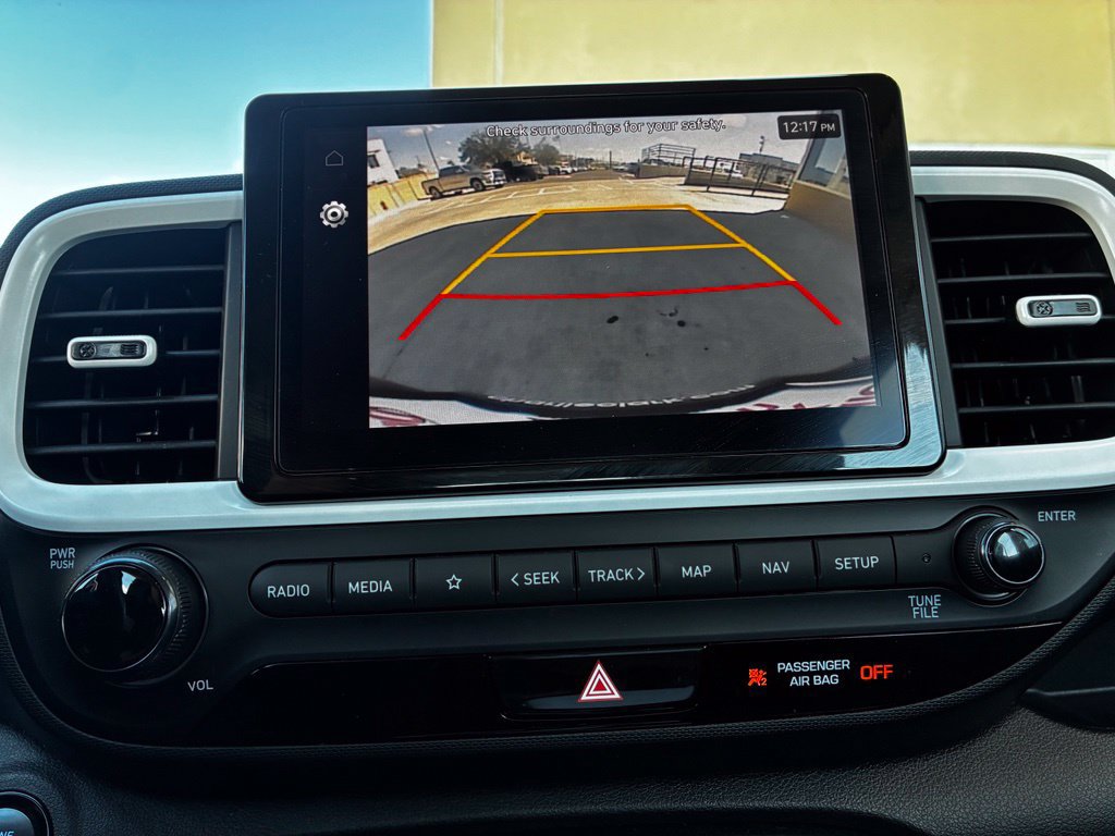 Used 2025 Hyundai Venue Limited FWD image 14