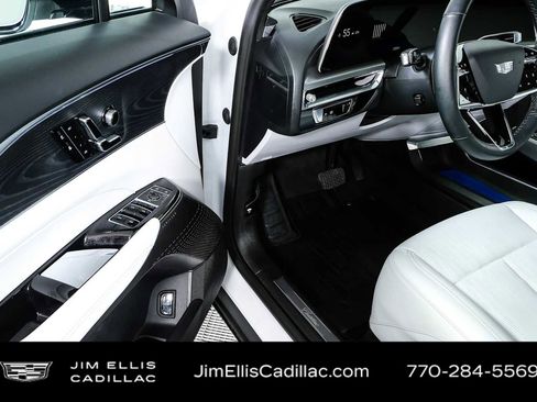 Used 2024 Cadillac Lyriq Sport RWD image 7