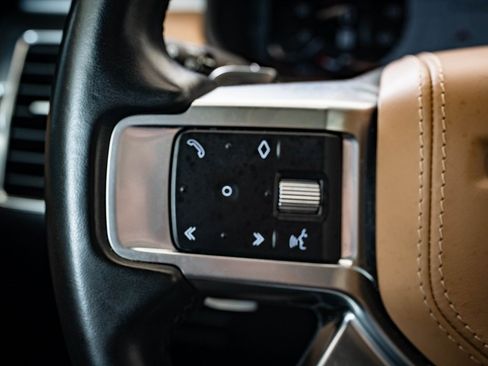 Used 2023 Land Rover Discovery S R-Dynamic image 30