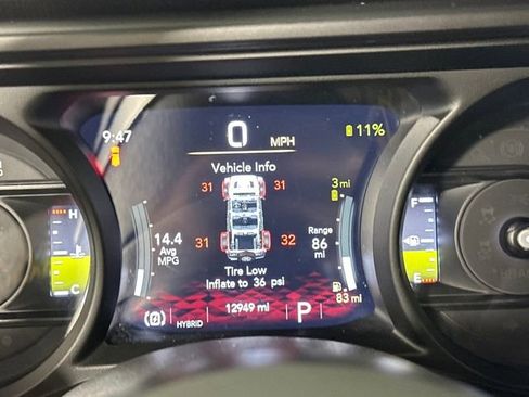 Used 2024 Jeep Wrangler Unlimited w/ Convenience Group image 18