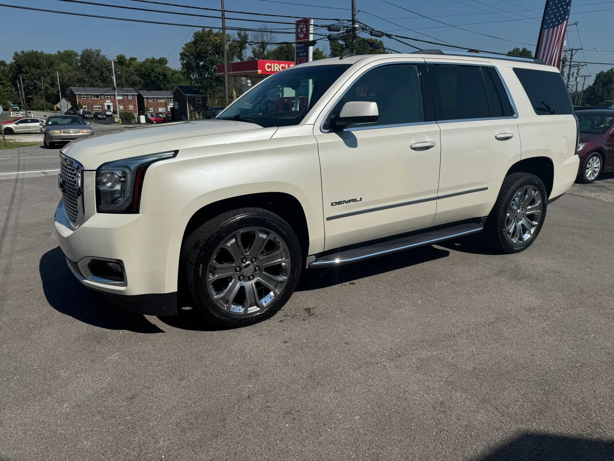 Used 2015 GMC Yukon Denali w/ Touring Package AWD/4WD image 6