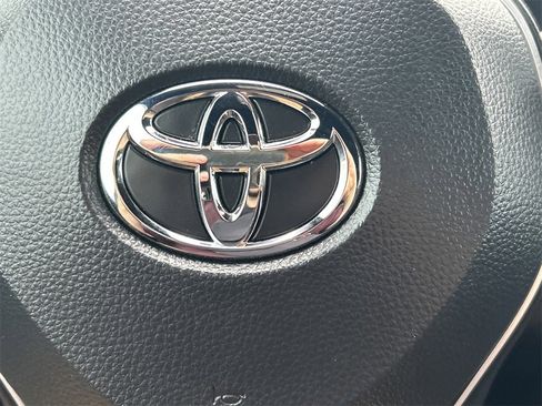 Used 2025 Toyota Corolla SE image 35