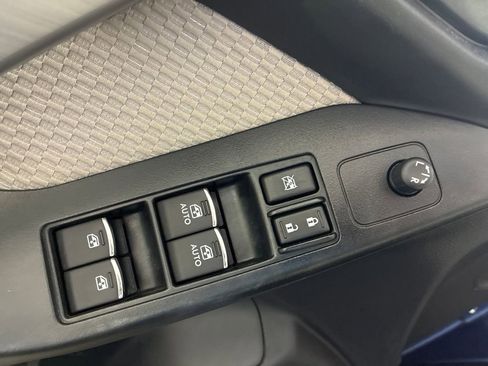 Used 2017 Subaru Forester 2.5i Premium w/ All-Weather Package image 35