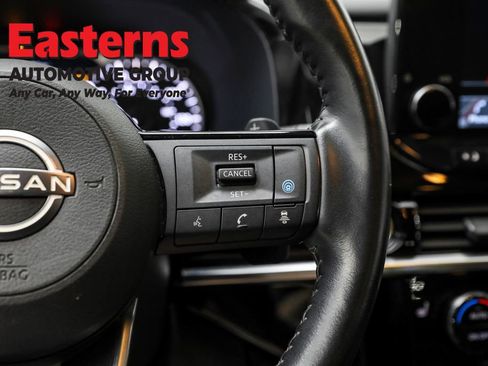 Used 2022 Nissan Pathfinder SL image 16