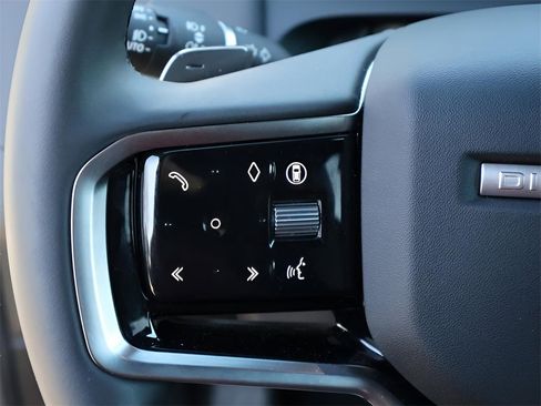 Certified 2025 Land Rover Discovery Sport Dynamic SE image 32