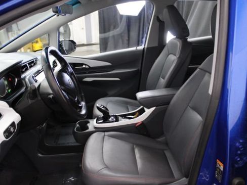 Used 2018 Chevrolet Bolt Premier w/ Driver Confidence II Package FWD image 11