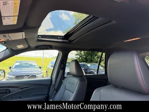Used 2025 Honda Passport Black Edition image 15