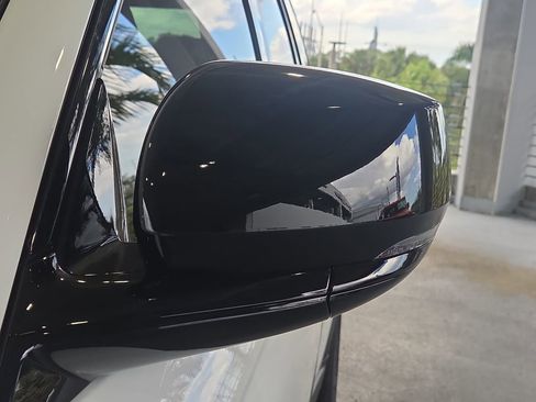 New 2025 Jeep Grand Cherokee Limited w/ Black Appearance Package image 12