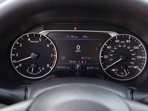 Used 2025 Nissan Altima 2.5 SV FWD image 13