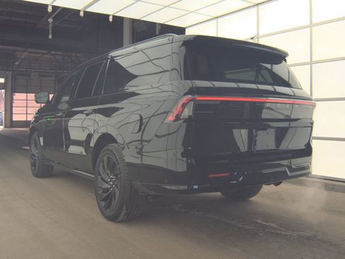 Used 2025 Lincoln Navigator L Reserve w/ Jet Appearance Package image 20