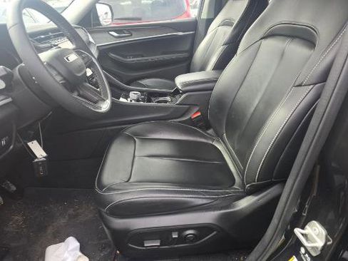 Used 2023 Jeep Grand Cherokee L Limited image 3