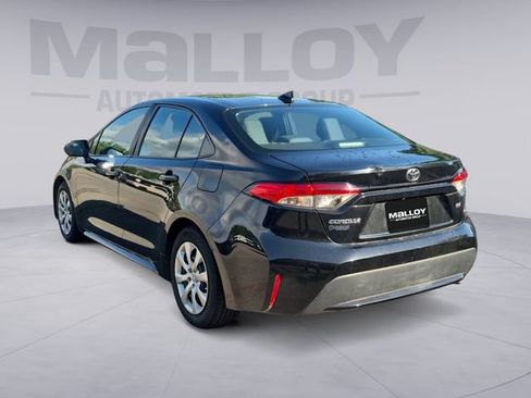 Used 2020 Toyota Corolla LE FWD image 3