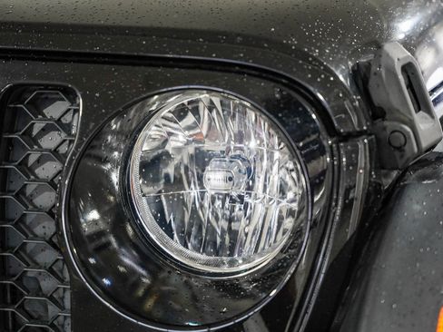 Used 2020 Jeep Gladiator Sport w/ Quick Order Package 24S image 5