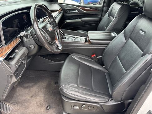 Used 2022 Cadillac Escalade Luxury AWD/4WD image 26