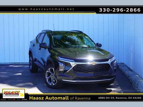 Used 2025 Chevrolet Trax LT w/ LT Convenience Package FWD image 1