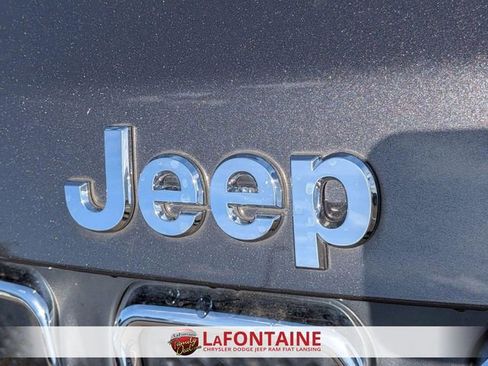 Certified 2022 Jeep Compass Latitude FWD image 9