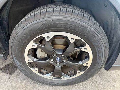 Used 2021 Subaru Crosstrek 2.0i Premium AWD/4WD image 4