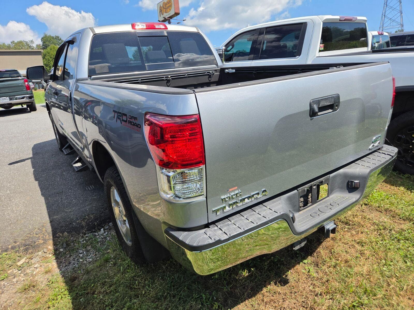 Used 2013 Toyota Tundra 4x4 Double Cab w/ TRD Off-Road Pkg image 10