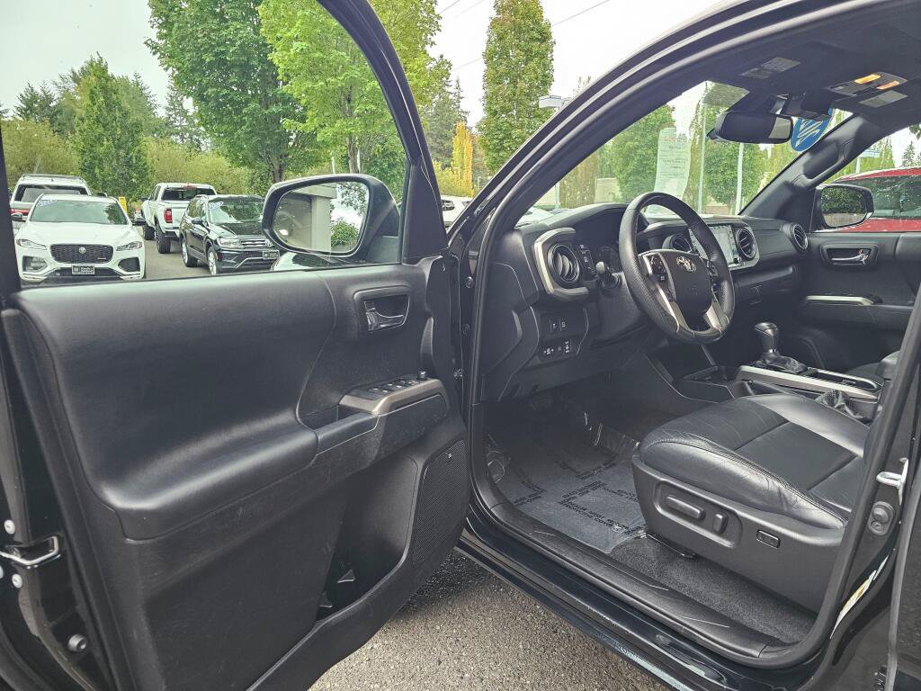 Used 2021 Toyota Tacoma Limited RWD image 23
