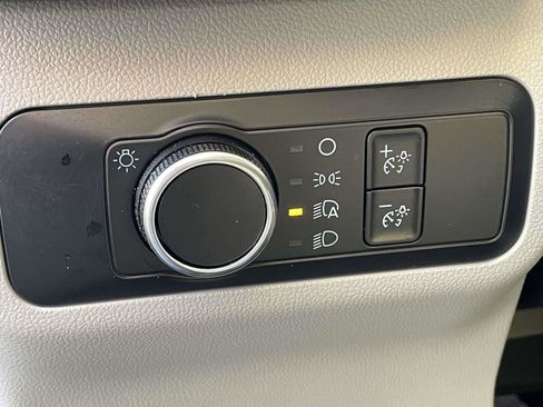 Used 2025 Ford Escape Active AWD/4WD image 18