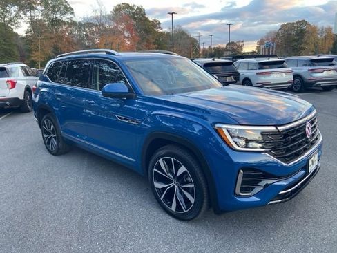 Used 2025 Volkswagen Atlas SEL Premium R-Line image 9