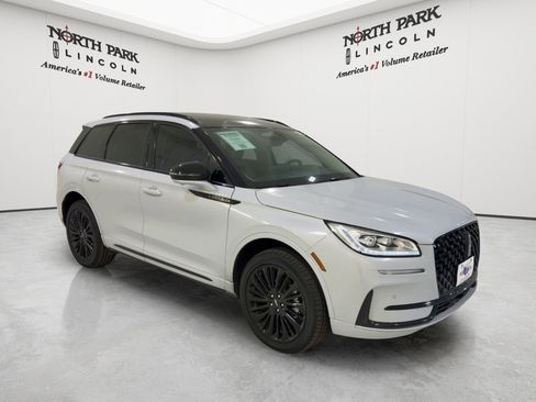 New 2026 Lincoln Corsair Reserve w/ Jet Appearance Package AWD/4WD image 3