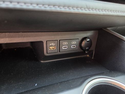 Used 2023 Toyota Highlander L FWD image 24