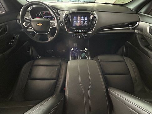 Used 2023 Chevrolet Traverse LT image 8