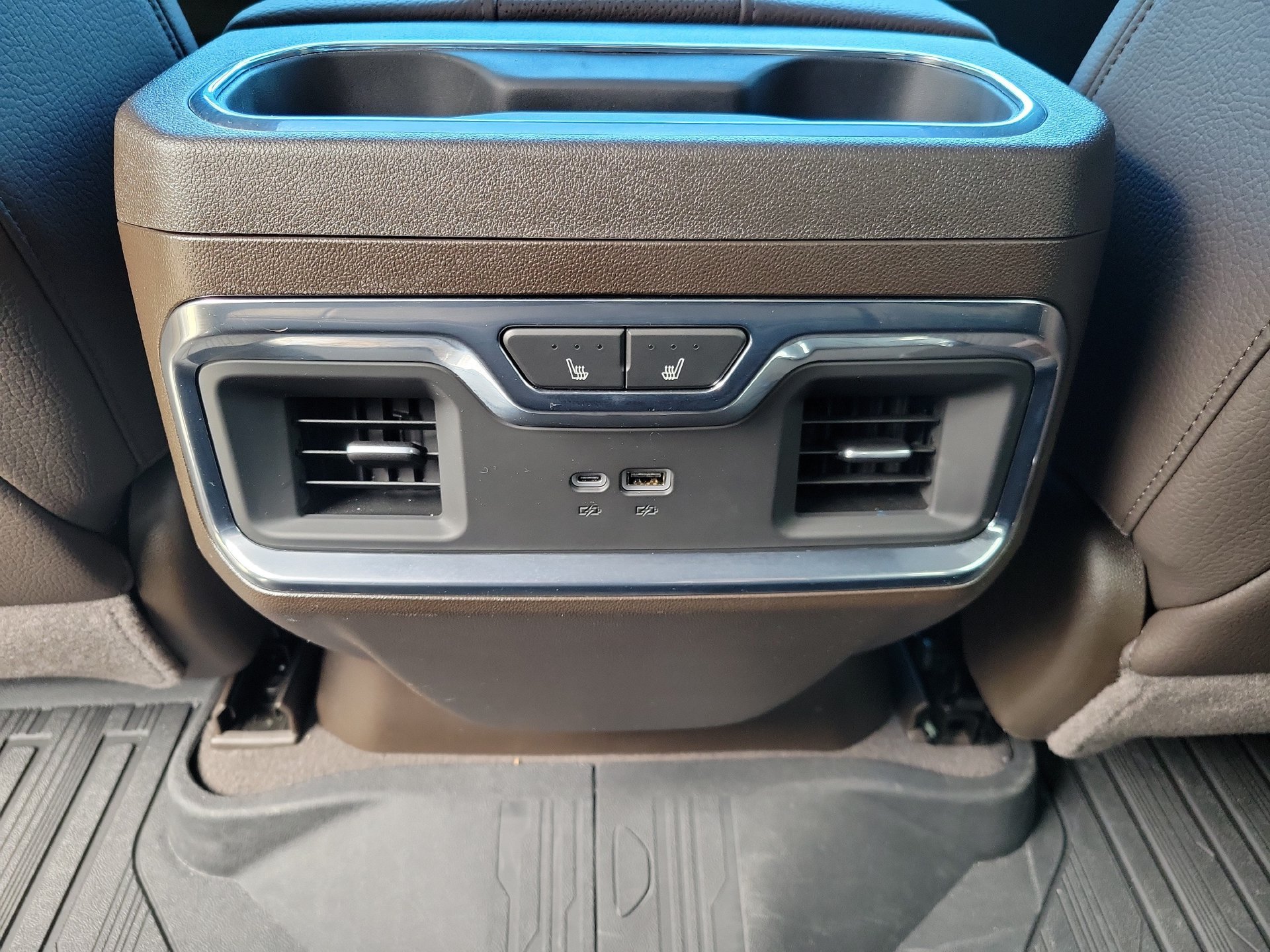 Used 2025 GMC Sierra 1500 Denali w/ Denali Reserve Package AWD/4WD image 18