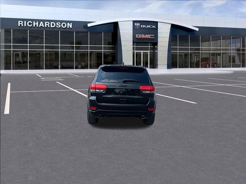 Used 2015 Jeep Grand Cherokee Altitude image 4