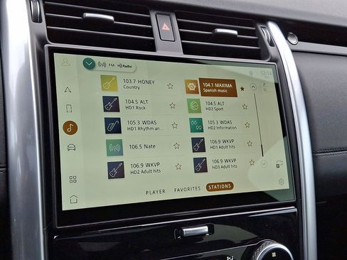 Certified 2025 Land Rover Discovery S AWD/4WD image 23