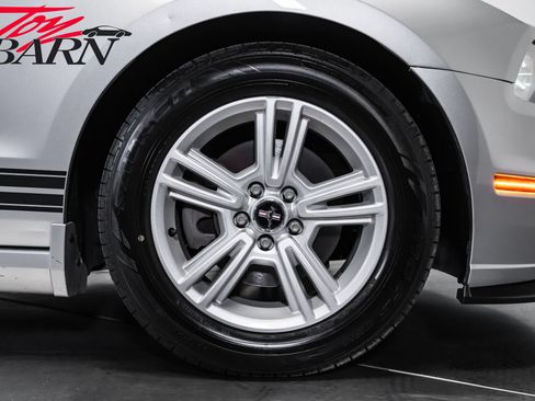 Used 2014 Ford Mustang Coupe RWD image 12