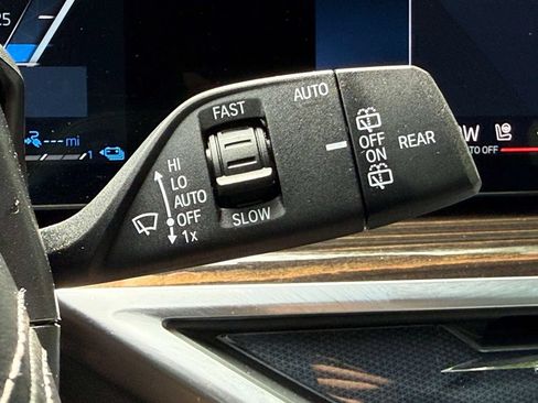 Used 2025 BMW X5 xDrive50e AWD/4WD image 29