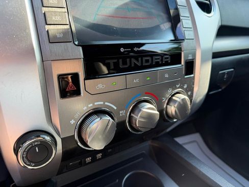 Used 2021 Toyota Tundra SR5 w/ SR5 Upgrade Package AWD/4WD image 34