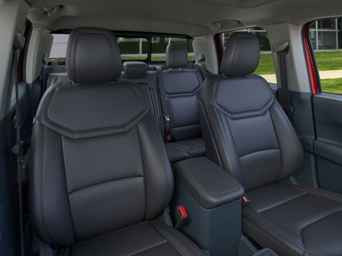 New 2025 Ford Maverick Lariat w/ Black Appearance Package image 10