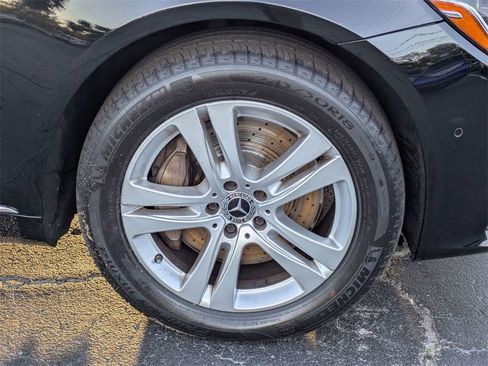 Used 2020 Mercedes-Benz S 560 4MATIC Sedan image 11