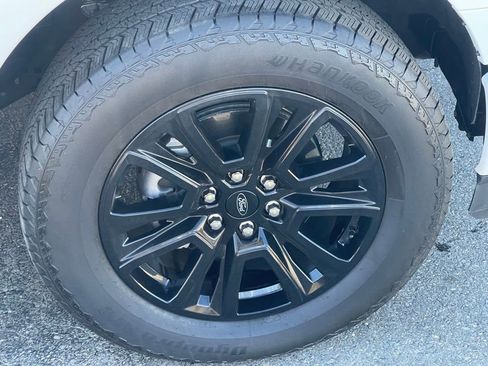 New 2025 Ford F150 Platinum w/ Equipment Group 702A High image 30