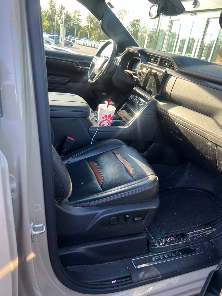 Used 2023 GMC Sierra 1500 AT4 w/ AT4 Premium Package AWD/4WD image 14