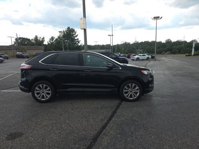 Certified 2024 Ford Edge Titanium AWD/4WD image 2