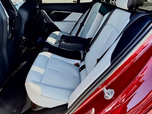 Used 2026 BMW M5 w/ Carbon Package AWD/4WD image 31